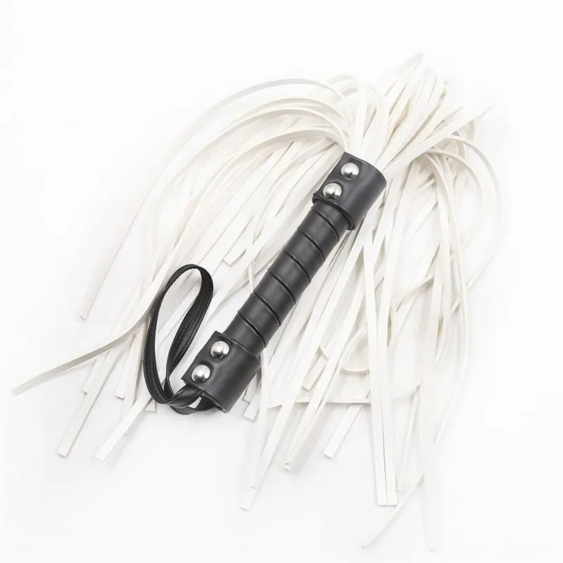 Flogger con Doble Remache 44 cm · LATETOBED BDSM LINE · Spanking y Azotes — Foto 3