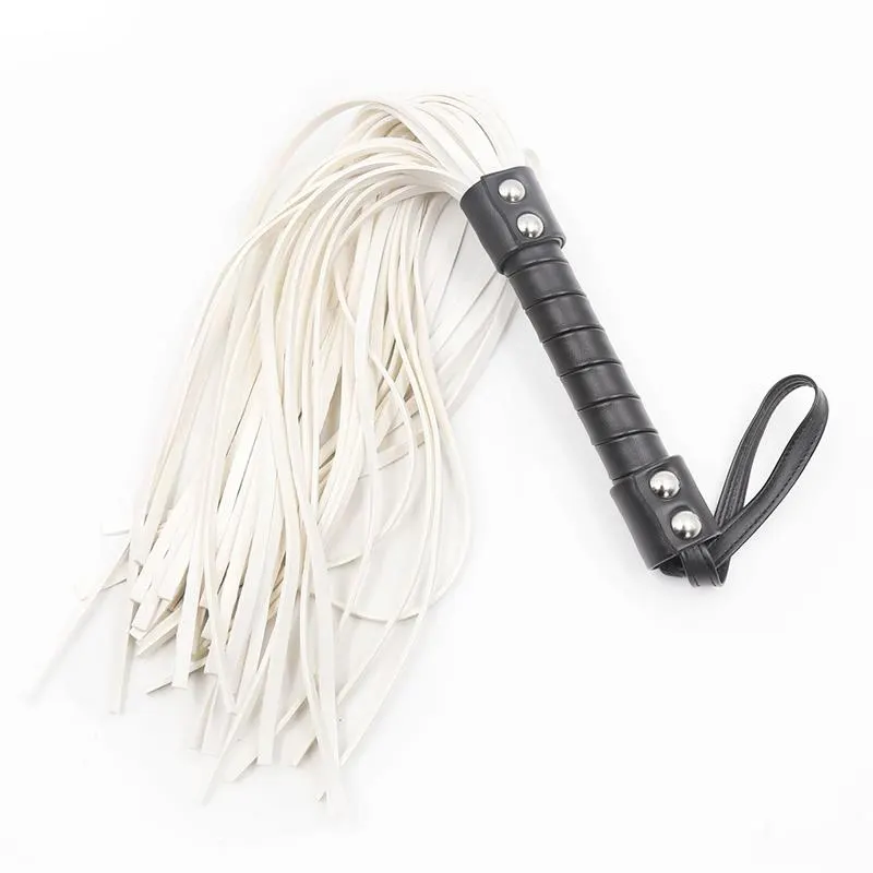 Flogger con Doble Remache 44 cm · LATETOBED BDSM LINE · Spanking y Azotes — Foto 6