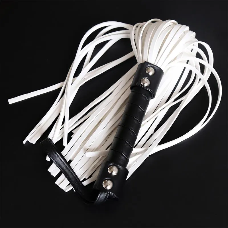 Flogger con Doble Remache 44 cm · LATETOBED BDSM LINE · Spanking y Azotes