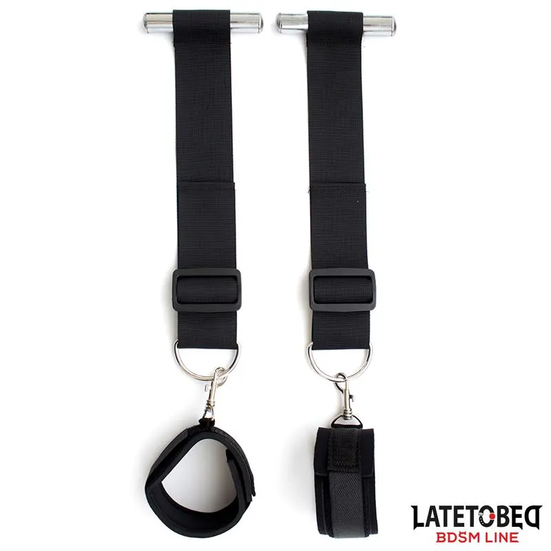 Restricciones para Puerta con Esposas Adjustables y Desmontables · LATETOBED BDSM LINE · Esposas y Ataduras