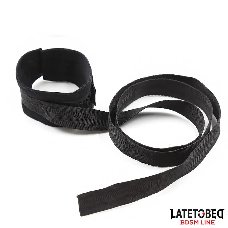 Set de Resticciones 3 Piezas Antifaz, Esposas Muñecas y Tobillos Ajustables · LATETOBED BDSM LINE · Accesorios y Sets — Foto 2