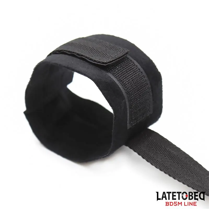 Set de Resticciones 3 Piezas Antifaz, Esposas Muñecas y Tobillos Ajustables · LATETOBED BDSM LINE · Accesorios y Sets — Foto 3
