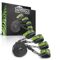 Set de Ataduras para la Cama con Esposas que Brillan en la Oscuridad · INTOYOU SHINING LINE · Esposas y Ataduras