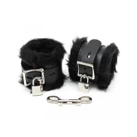 Esposas para Pies Cuero y Pelo Negro 7cm Candados · BONDAGE PLAY · Esposas y Ataduras