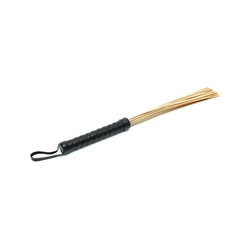 Flogger con tiras de ratán · BONDAGE PLAY · Spanking y Azotes — photo 3