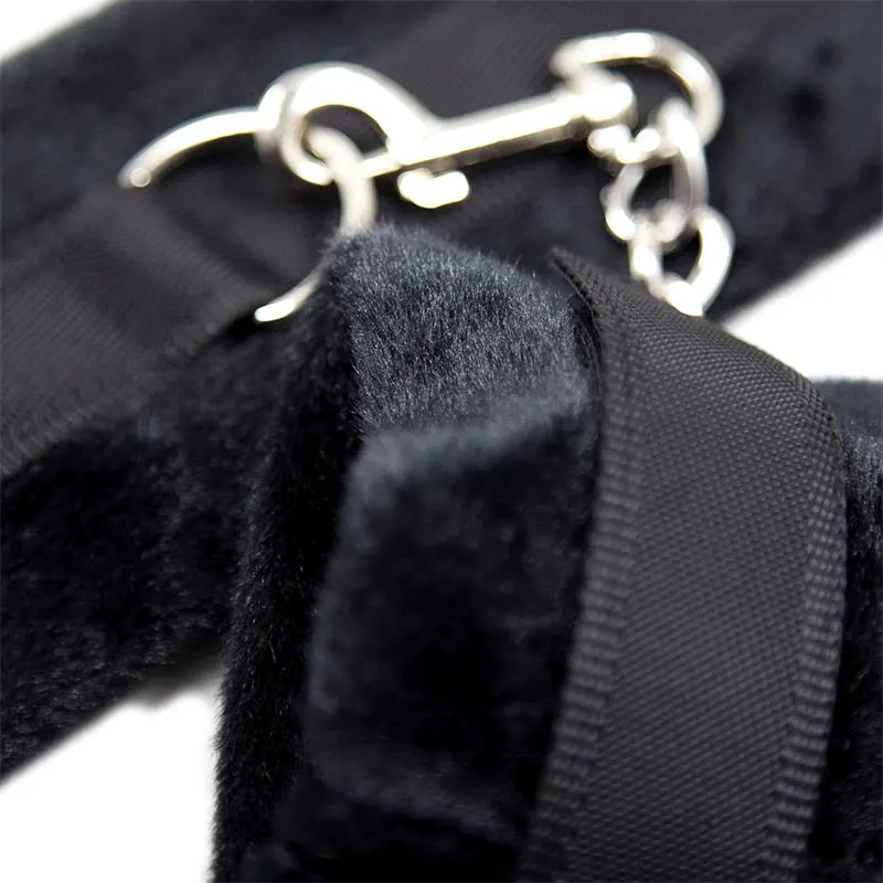 Esposas de Tela con Velcro para Muñecas con Pelo Largo Negro · INTOYOU BDSM LINE · Esposas y Ataduras — Foto 3