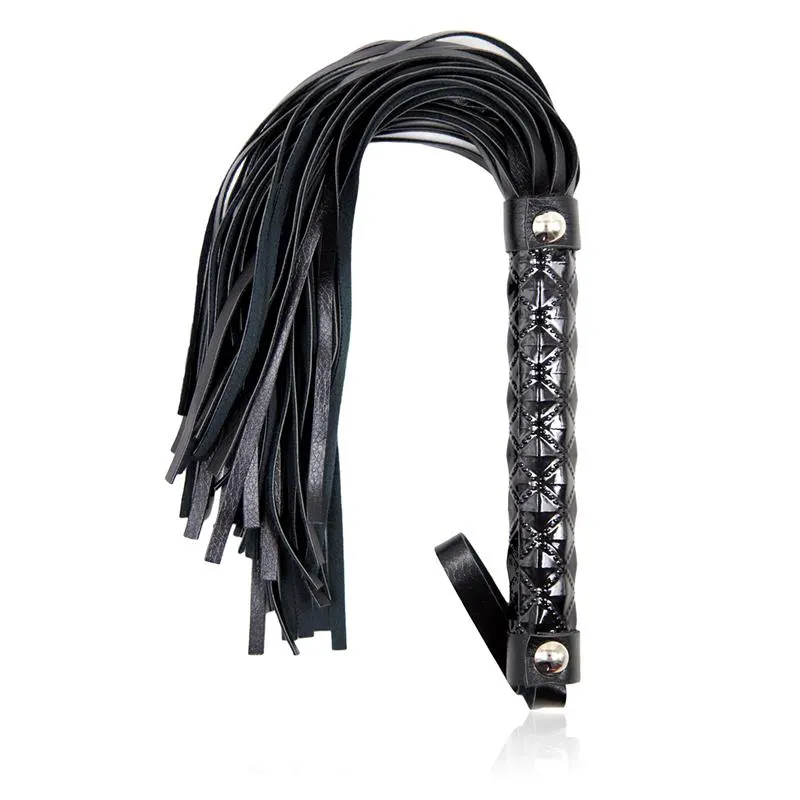 Flogger Patrón de Diamante y Mango de Metal 39 cm Negro · LATETOBED BDSM LINE · Spanking y Azotes — Foto 2