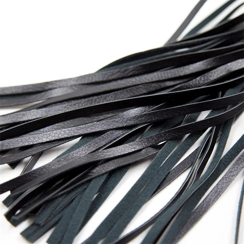 Flogger Patrón de Diamante y Mango de Metal 39 cm Negro · LATETOBED BDSM LINE · Spanking y Azotes — Foto 5