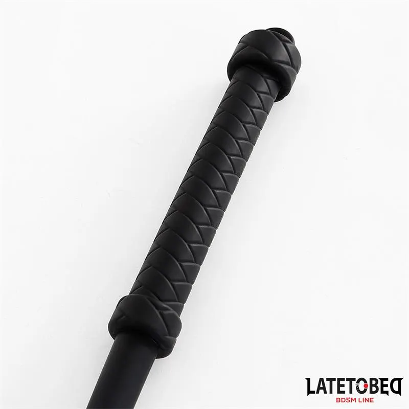 Látigo de Silicona Negro 63.5cm · LATETOBED BDSM LINE · Spanking y Azotes — photo 4