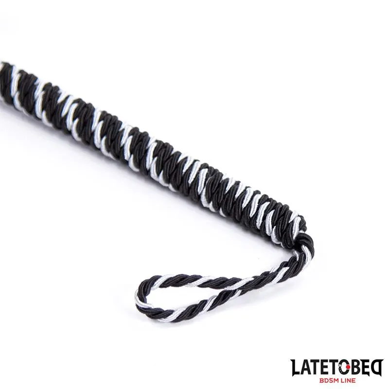 Plumero con Lazo Gris y Negro 25cm · LATETOBED BDSM LINE · Accesorios y Sets — Foto 2