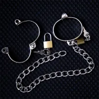 Esposas de Metal Mujer 5,5 cm · LATETOBED BDSM LINE · Esposas y Ataduras