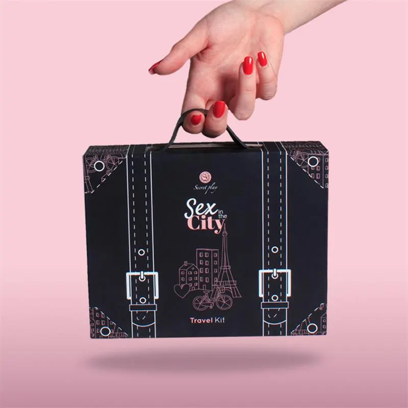 Kit de Viaje Sex in the City (Es/En/De/Fr/Nl/Pt) · SECRET PLAY · Juegos y Complementos Divertidos — Foto 2