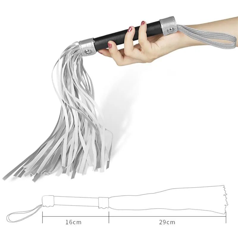 Flogger Cuero Sintético Plateado y Negro · LOVETOY · Spanking y Azotes — photo 4