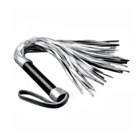 Flogger Cuero Sintético Plateado y Negro · LOVETOY · Spanking y Azotes