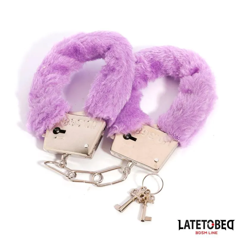 Esposas de Metal Furry de Pelo Púrpura · LATETOBED BDSM LINE · Esposas y Ataduras — Foto 4