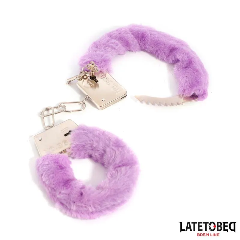 Esposas de Metal Furry de Pelo Púrpura · LATETOBED BDSM LINE · Esposas y Ataduras — Foto 6