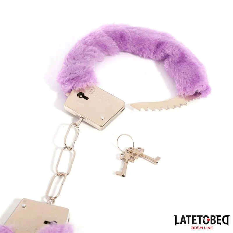 Esposas de Metal Furry de Pelo Púrpura · LATETOBED BDSM LINE · Esposas y Ataduras — Foto 8