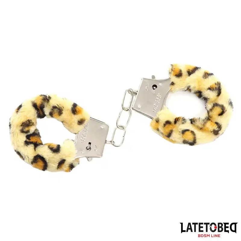 Esposas de Metal Furry con Pelo Animal Print Leopardo · LATETOBED BDSM LINE · Esposas y Ataduras — photo 2