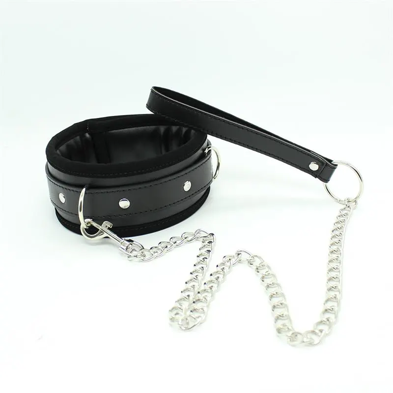 Collar con Correa de Metal e Interior Acolchado Negro · LATETOBED BDSM LINE · Accesorios BDSM y Fetish — foto 2