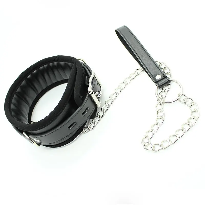 Collar con Correa de Metal e Interior Acolchado Negro · LATETOBED BDSM LINE · Accesorios BDSM y Fetish — foto 3