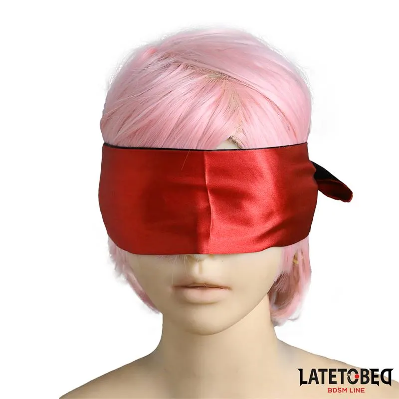 Antifaz de Satén Rojo y Negro · LATETOBED BDSM LINE · Accesorios y Sets — foto 4