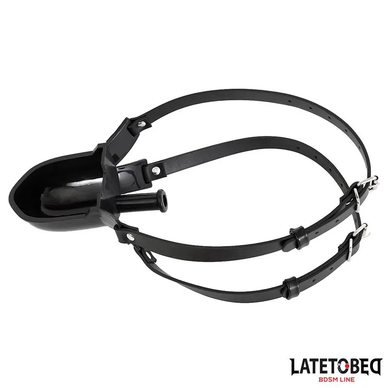 Mordaza con Bebedero Negro · LATETOBED BDSM LINE · Spanking y Azotes — Foto 4
